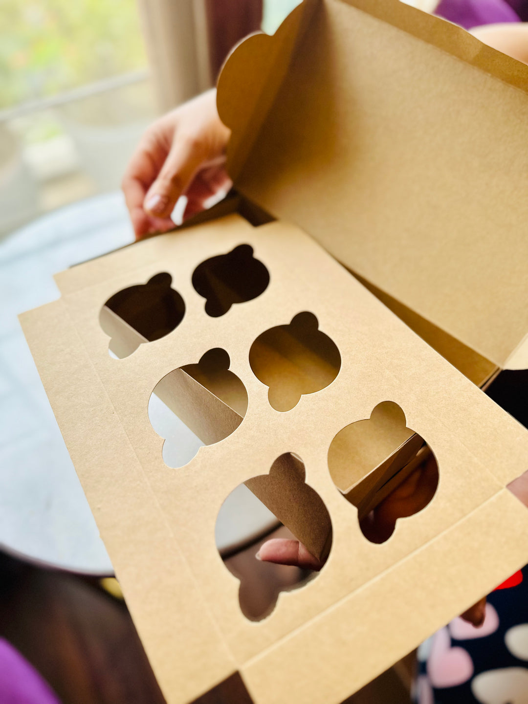 Cupcake box for 6 cup cakes