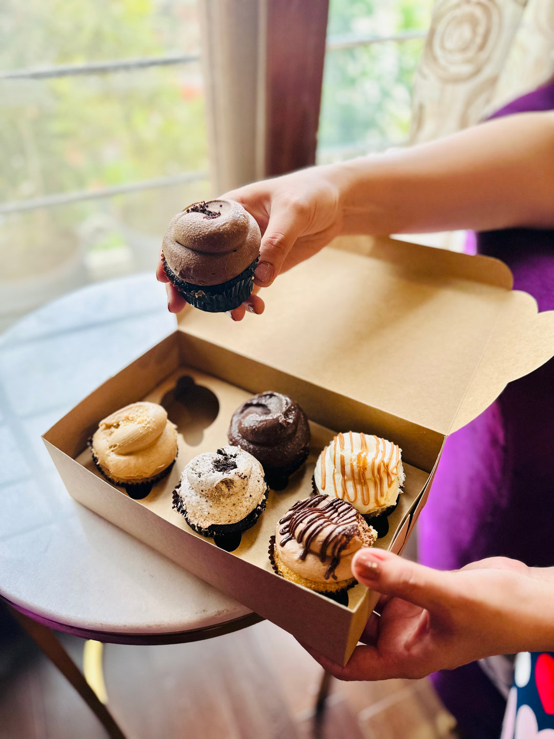Cupcake box for 6 cup cakes